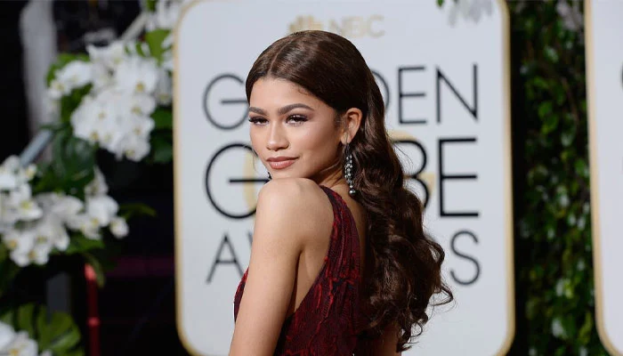 Zendaya Debuts First Tattoo at 2025 Golden Globes Fans Speculate Its ‘T’ Design Honors Tom Holland