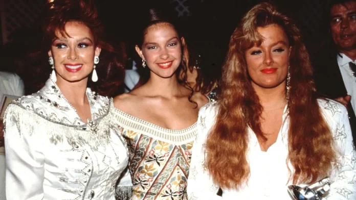 Ashley Judd: Behind the Spotlight in “The Judd Family