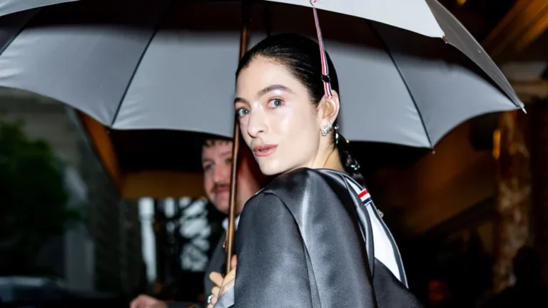 Lorde presale