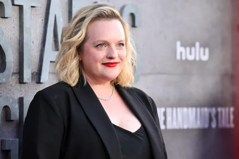Elisabeth Moss Reflects on The Handmaid’s Tale Finale