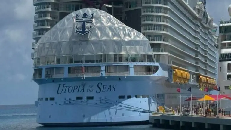 norwegian cruise, cruise guide, freestyle cruising, casino at sea, cruise tips, family travel, luxury travel, cruise destinations, cruise experience, 2025 cruises,