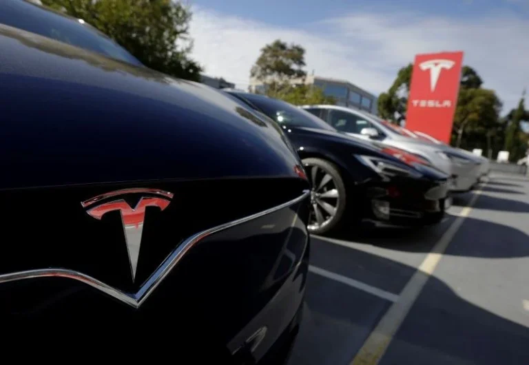 Tesla Stock Dips as Musk-Trump Feud Roils Investors and Markets