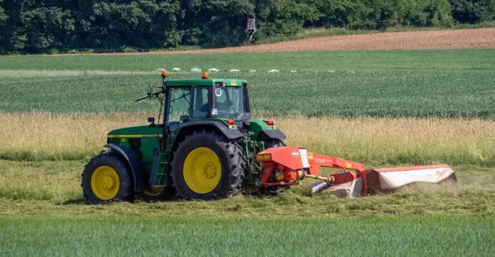 John Deere Freezes US Manufacturing