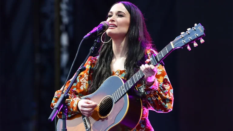 Kacey Musgraves Falls Breaks Rib
