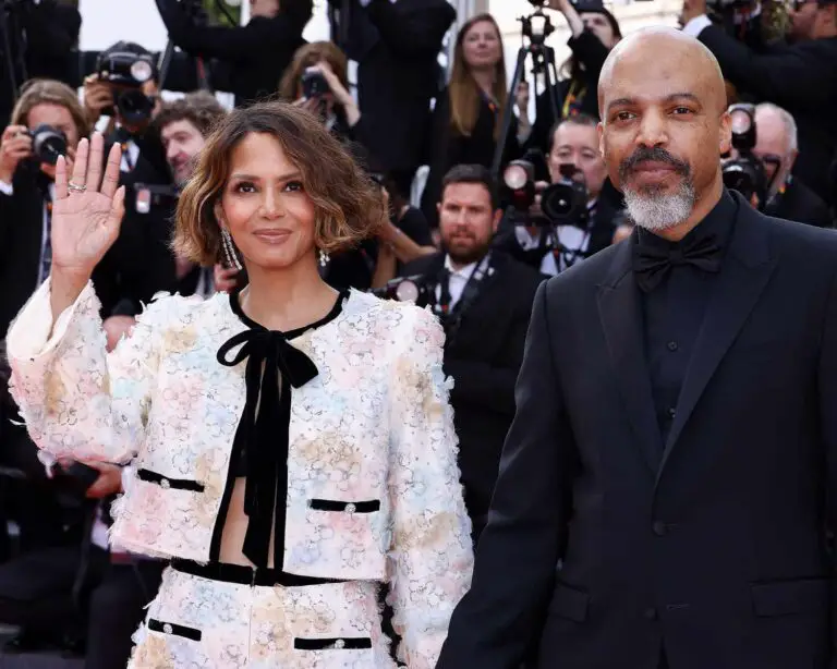 Van Hunt Proposes to Halle Berry