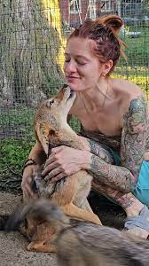 Save A Fox founder Mikayla Raines dies 